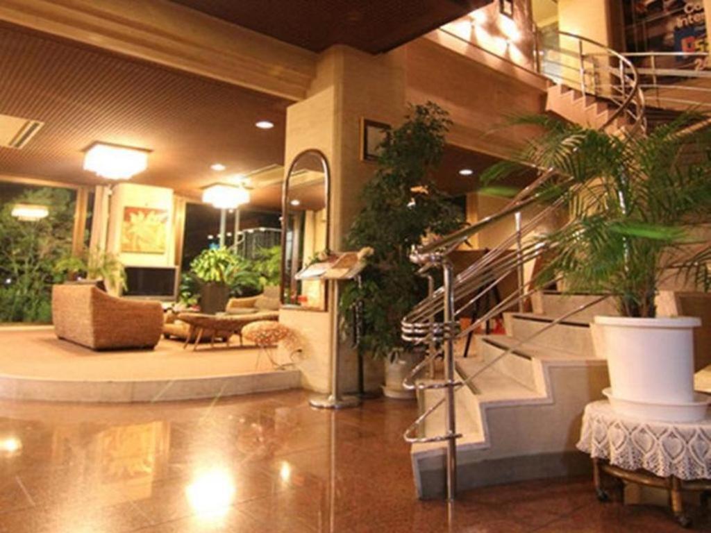 Miyakonojo Sun Plaza Hotel Buitenkant foto